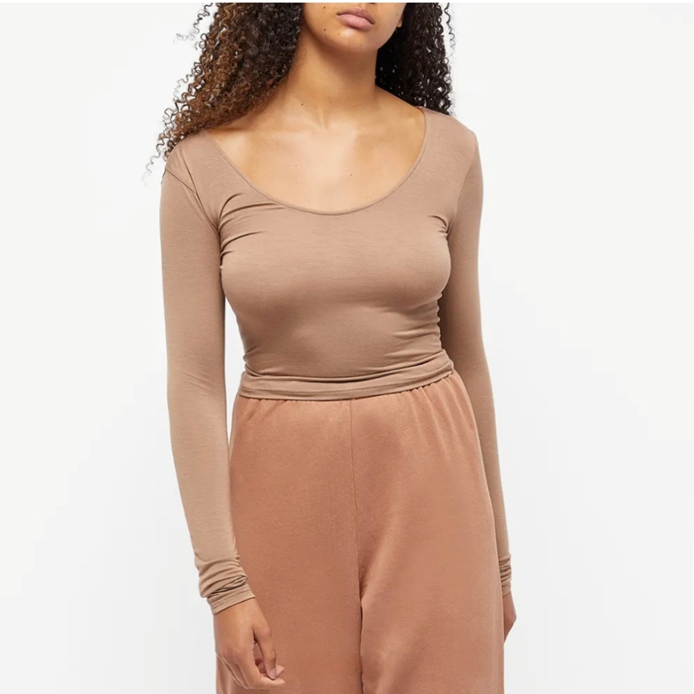 Joah Brown Scoop Neck Long Sleeve Top In Sienna, Light Brown Tan, EUC xs/s - Picture 4 of 12